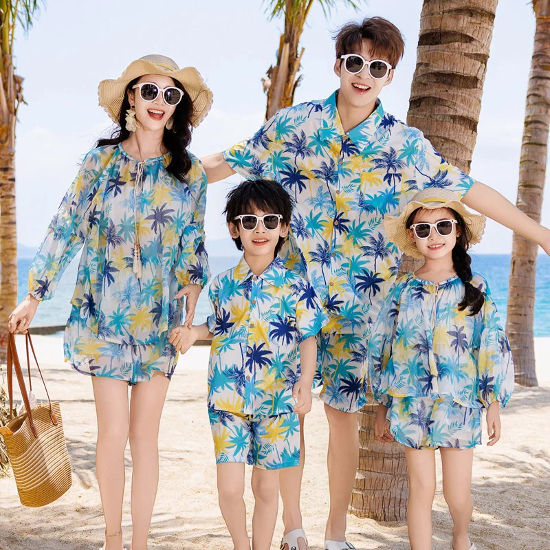 The Plant Parent - Family Vacation Look Matching Outfits Holiday
